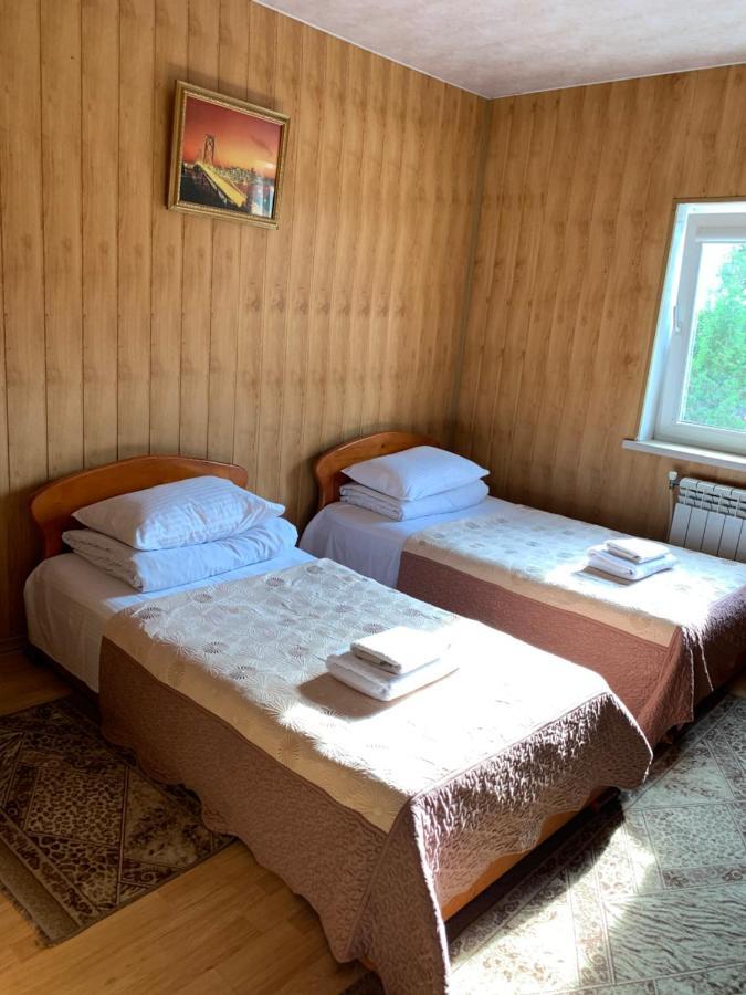 Pid Yavorom Hotell Drogomirchany Exteriör bild