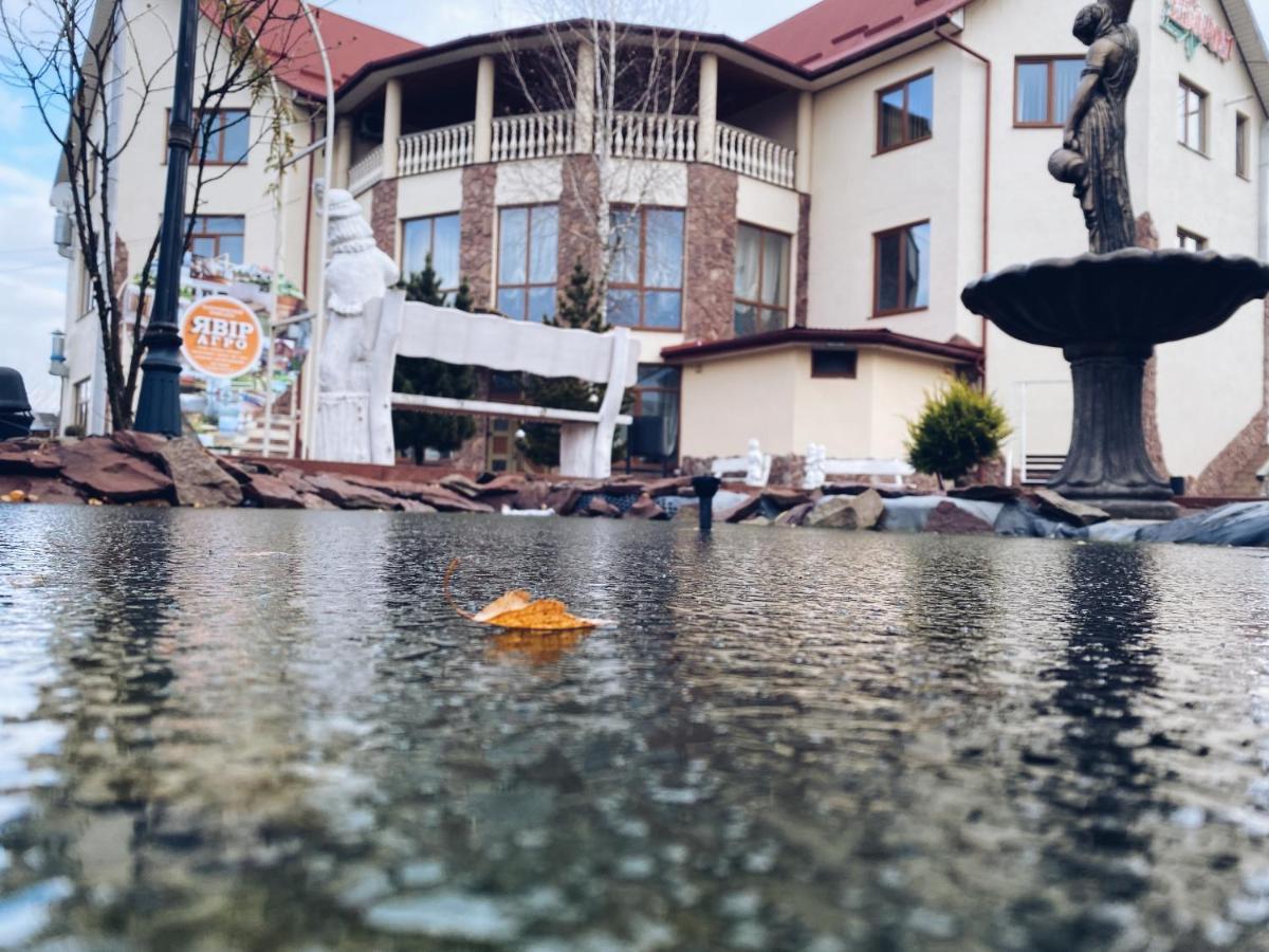 Pid Yavorom Hotell Drogomirchany Exteriör bild