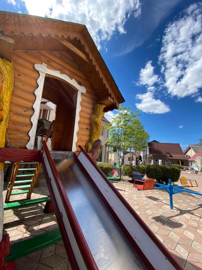 Pid Yavorom Hotell Drogomirchany Exteriör bild