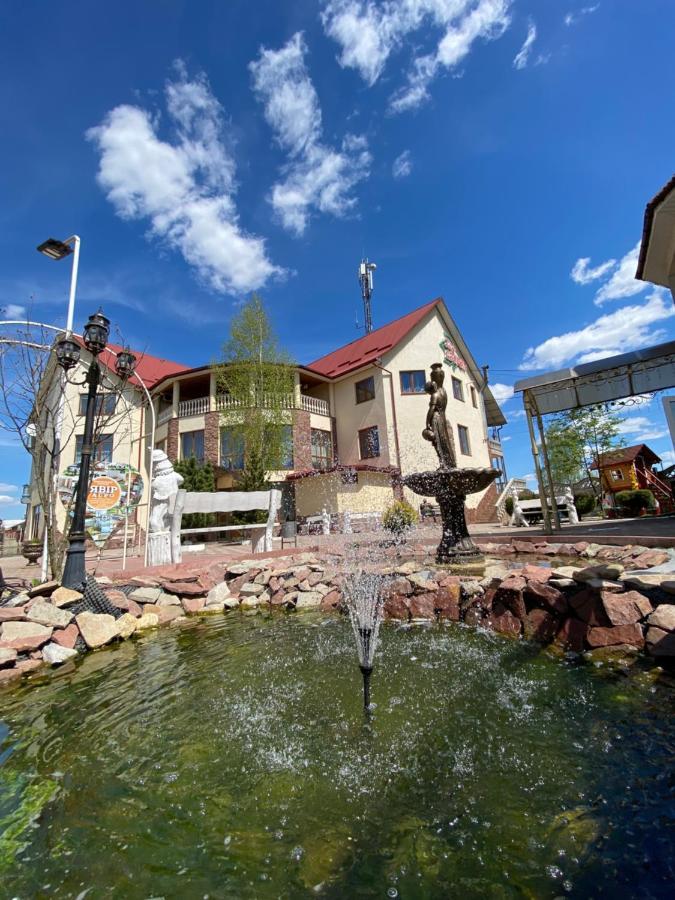 Pid Yavorom Hotell Drogomirchany Exteriör bild