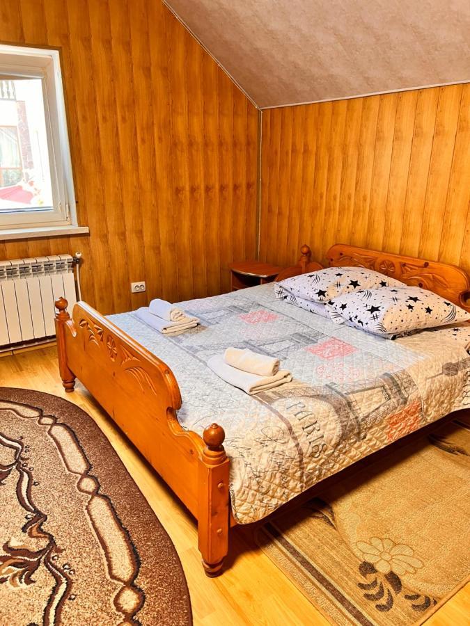 Pid Yavorom Hotell Drogomirchany Exteriör bild