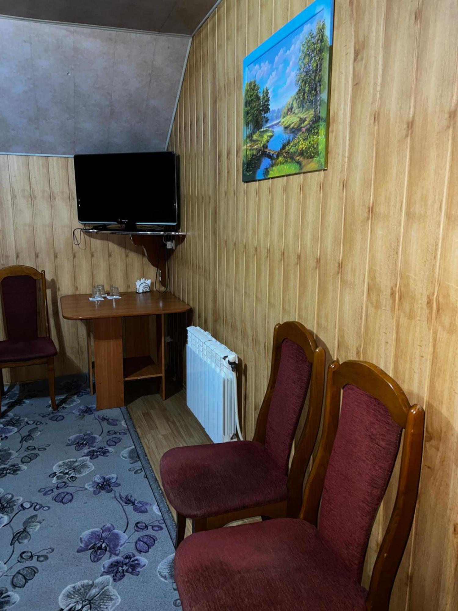 Pid Yavorom Hotell Drogomirchany Rum bild