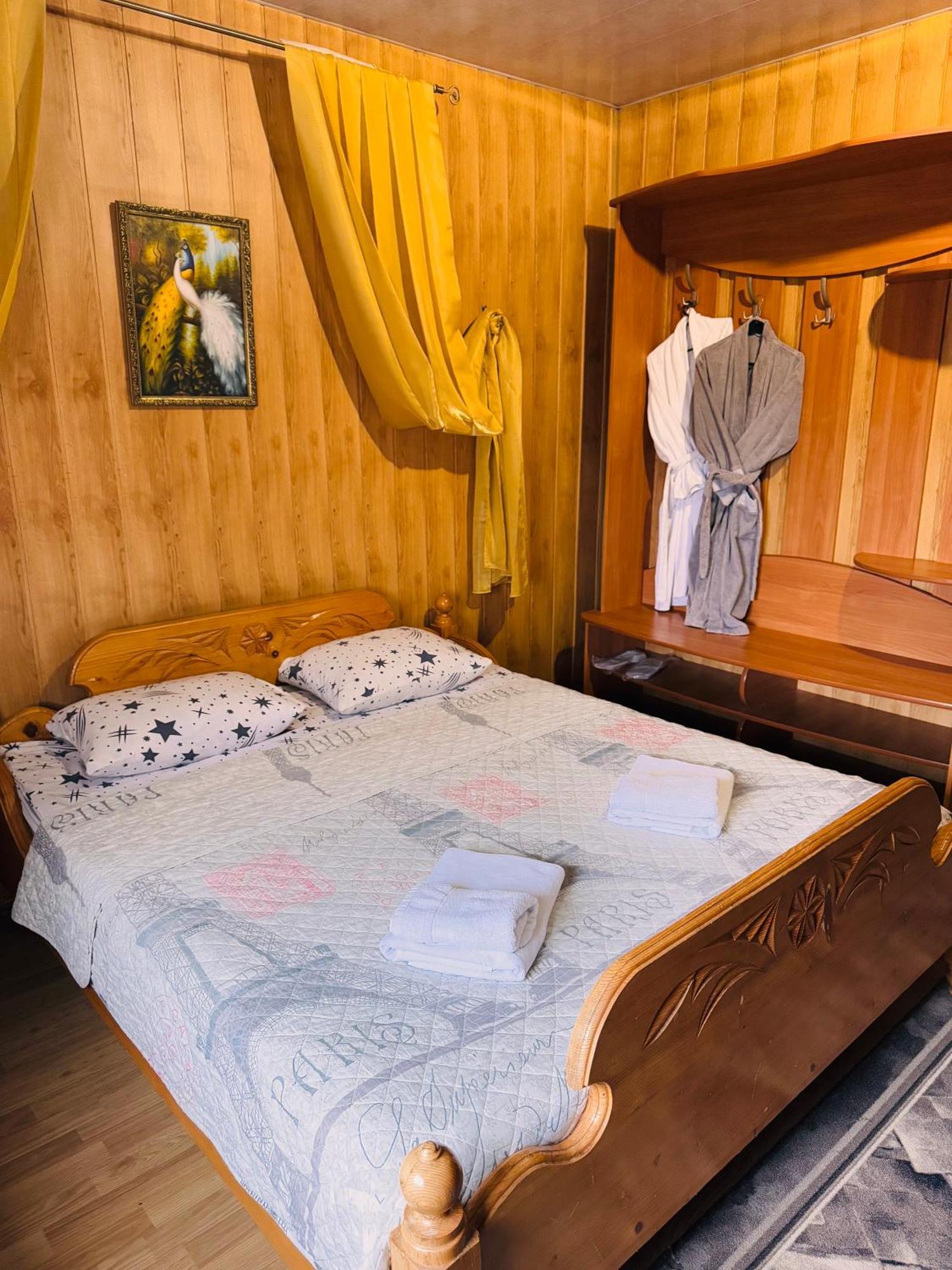 Pid Yavorom Hotell Drogomirchany Exteriör bild