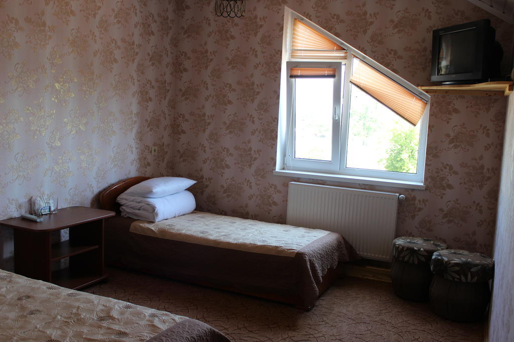 Pid Yavorom Hotell Drogomirchany Rum bild