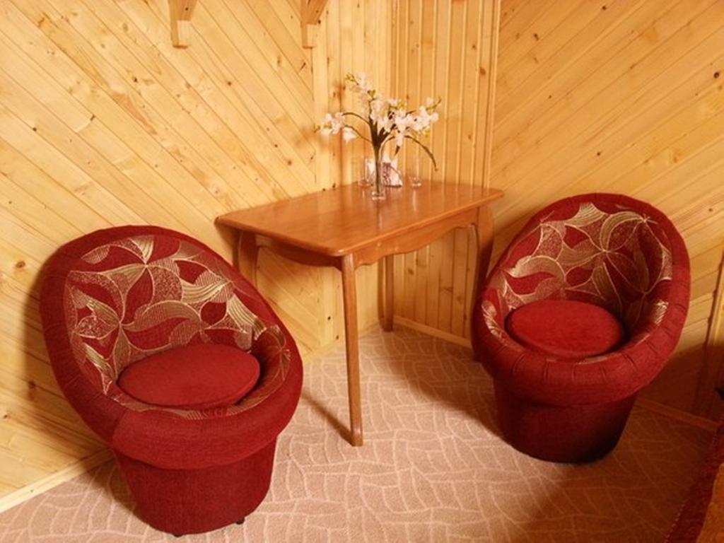 Pid Yavorom Hotell Drogomirchany Exteriör bild