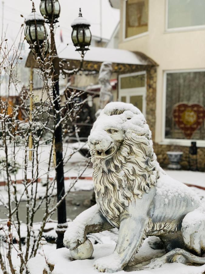 Pid Yavorom Hotell Drogomirchany Exteriör bild