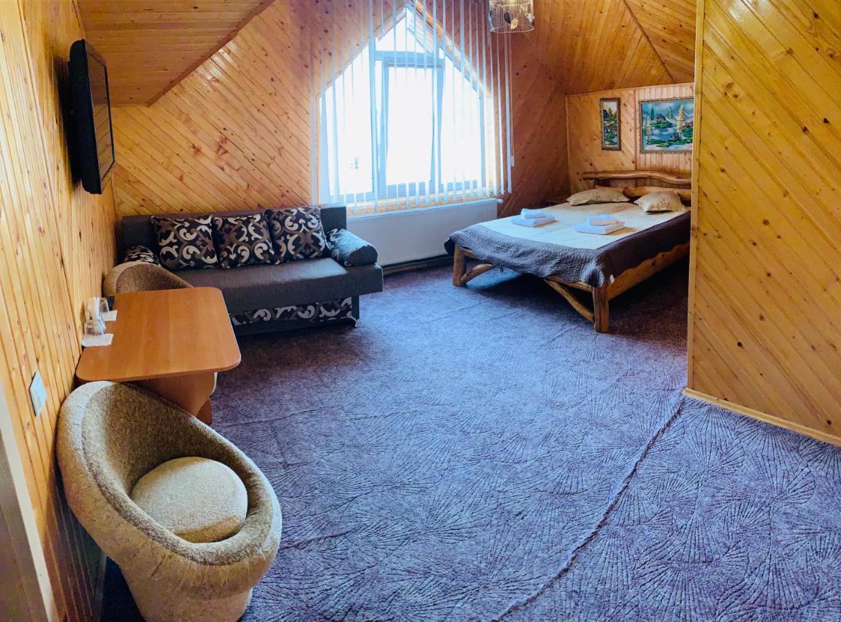 Pid Yavorom Hotell Drogomirchany Exteriör bild